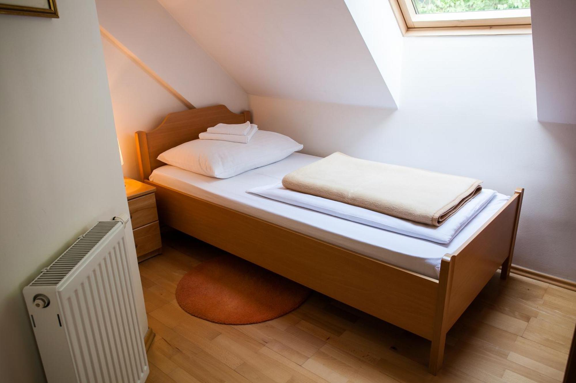 B&B Pod Skalo Kamnik Rom bilde